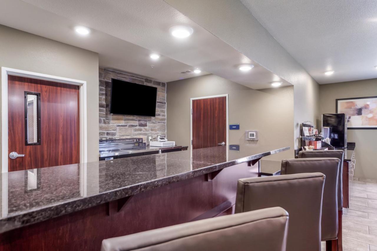 Cobblestone Inn & Suites-Fremont Exteriér fotografie